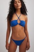 NA-KD Swimwear Bikinitopp med kryss fram - Blue