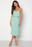 Bubbleroom Occasion Gwyneth Pleated Dress Dusty green 50