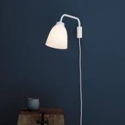 FRITZ HANSEN Caravaggio vägglampa glas opal