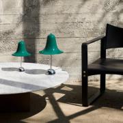 VERPAN bordslampa Pantop, mörk blågrön, höjd 23 cm