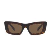Prada Cat-Eye Solglasögon med Stil och Elegans Brown, Unisex