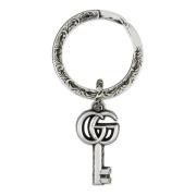 Gucci Nyckelring med nyckel och dubbla G-detaljer Gray, Dam