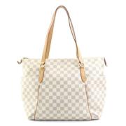 Louis Vuitton Vintage Pre-owned Canvas axelremsvskor Beige, Dam