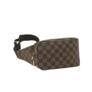 Louis Vuitton Vintage Pre-owned Belagd canvas axelremsvskor Brown, Dam