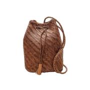 Dragon Diffusion Handvävd Läder Bucket Väska med Pompom Brown, Dam