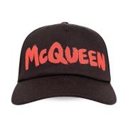 Alexander McQueen Svart Logotyp Tryckad Böjd Peak Hatt Black, Herr
