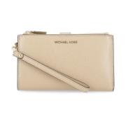 Michael Kors Beige Läderpochette med Fickor Beige, Dam