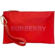 Burberry Vintage Pre-owned Nylon kuvertvskor Red, Dam