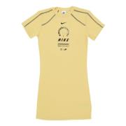 Nike Guld Saturnus Klänning Slim Fit Lättvikt Yellow, Dam