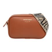 Emporio Armani Stilig Crossbody-väska med Logodetalj Brown, Dam