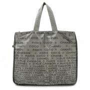 Chanel Vintage Pre-owned Nylon chanel-vskor Gray, Dam