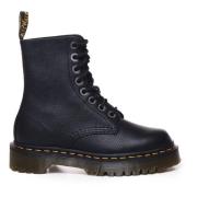 Dr. Martens Svarta Läderstövlar med Gyllene Detaljer Black, Dam