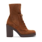 Stuart Weitzman Everitt 80 Bootie Brown, Dam