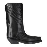 Mugler Spetsig Läder Texan Boot med Metalliskt Logotyp Black, Dam