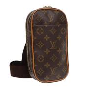 Louis Vuitton Vintage Pre-owned Canvas crossbodyvskor Brown, Dam