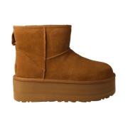 UGG Kvinnors Classic Mini Platform Boot i Kamel Brown, Dam