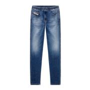 Diesel Slim Fit JoggJeans® med Distinkt Tvätt och Broderad Logotyp Blu...