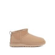 UGG Ikonisk Elfenbensdamstövel Beige, Dam