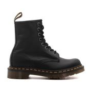 Dr. Martens Svarta Anfibio Stövlar med AirWair Sula Black, Dam