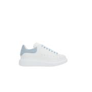 Alexander McQueen Vita låga sneakers med blå häl White, Dam