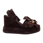 Paloma Barceló Mocka Kil Sandal med Läderblommor Brown, Dam