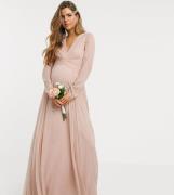 ASOS DESIGN Maternity – Brudtärna – Rosa maxiklänning med ryschad midj...