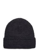 Erica Fluffy Beanie Black HOLZWEILER