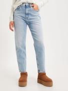 Tommy Jeans - Mom jeans - Denim - Mom Jean Uhr Tprd AG6118 - Jeans
