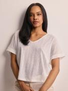 Pieces - T-shirts - Bright White - Pcafie Ss Reversible Lace Top Sww -...