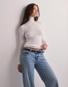 Nelly - Vit - Soft Turtleneck Top