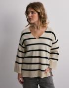 Vero Moda - Rutigt/Randigt - Vmsaba 3/4 V-Nck Stripe Pullover Ga