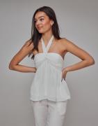 Nelly - Vit - Dreamy Chiffon Top