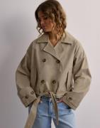 Neo Noir - Beige - Sia F Jacket