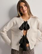 Object Collectors Item - Vit - Objparvi Sateen Bow Knit Cardigan D