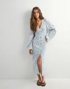Nelly - Blommig - Buttoned Structure Dress