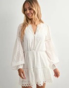 Nelly - Vit - Embroidered Dress