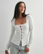 Nelly - Vit - Square Bow LS Top