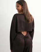 Nelly - Brun - Sassy Satin Blouse