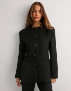 Malina - Svart - Carol Fitted Round Neck Blazer