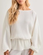 Nelly - Vit - Perfect Plisse LS Top