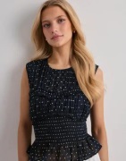 Neo Noir - Svart - Tiril Dot Top