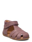 Pom Pom Starters™ Scallop Velcro Sandal Lila