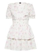 Smock Frill Dress Kort Klänning White Gina Tricot