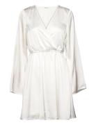 Malique Satin Dress Kort Klänning White Bubbleroom