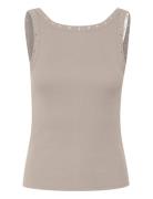 Gestuz Gzdrew Reversible Eyelet Top Beige