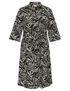 ONLY Carmakoma Cargraphie L/S Shirt Belt Dress Aop Svart